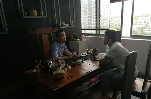 燦源裝飾交流會(huì)經(jīng)理洽談圖 燦源裝飾交流會(huì)經(jīng)理洽談圖