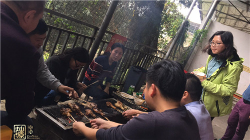 南寧裝修公司-員工燒烤