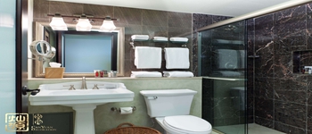 為什么酒店設(shè)計(jì)中衛(wèi)生間的玻璃是半透明的？