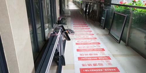 鋁合金窗戶進(jìn)場(chǎng)施工