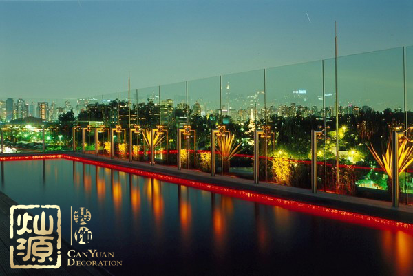 全球首個(gè)無(wú)邊泳池即將開(kāi)建 屋頂泳池或?qū)⒊蔀槁玫晷聦? /> 
</p>
<p style=