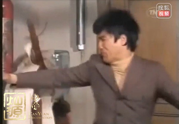 李小龍逝世46周年 回顧李小龍生平以及砸過(guò)的這間辦公室