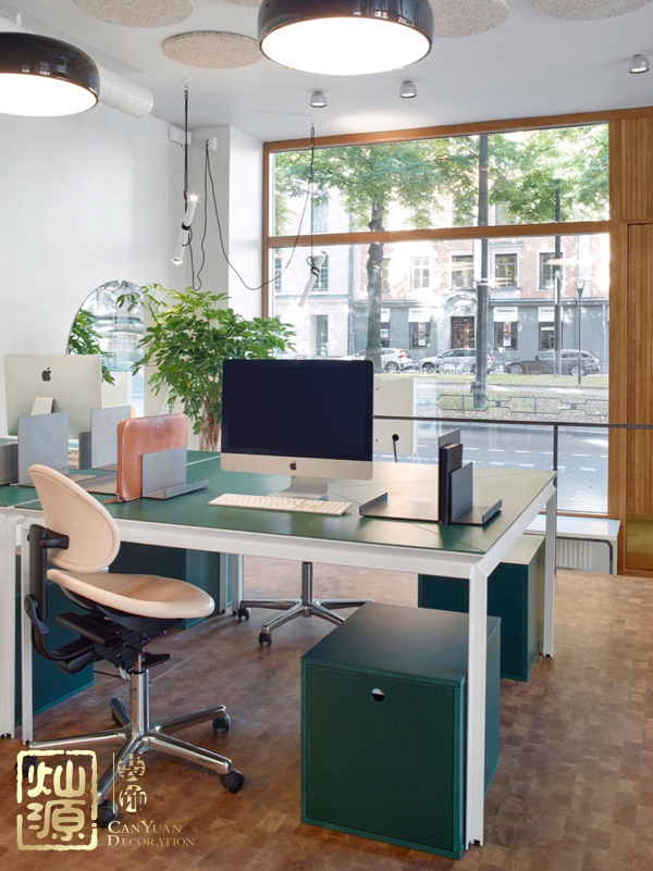 小面積辦公室怎么布置？瑞典設(shè)計師教你打造高利用率的垂直空間