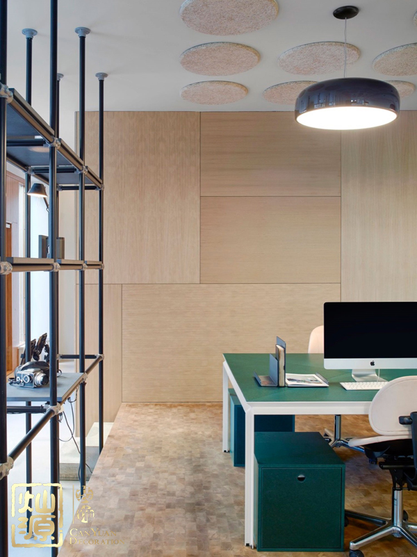 小面積辦公室怎么布置？瑞典設(shè)計師教你打造高利用率的垂直空間