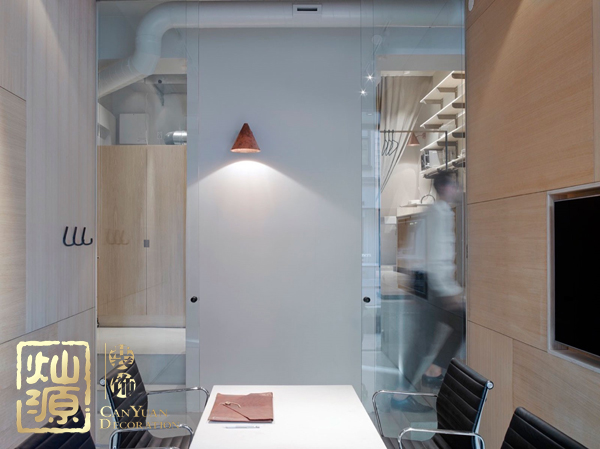 小面積辦公室怎么布置？瑞典設(shè)計師教你打造高利用率的垂直空間