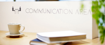 異形辦公室怎么設計   因地制宜打造自然輕盈的森林主題異形辦公室