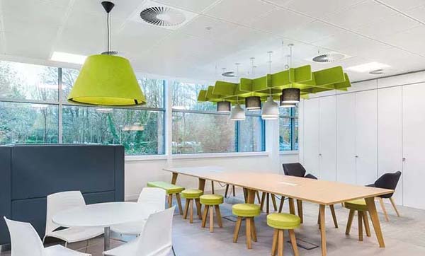 極簡辦公室裝修設(shè)計(jì)新年這樣裝，每天美出新花樣