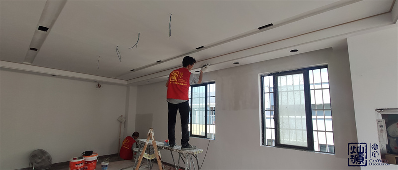 跟我一樣想創(chuàng)業(yè)開個(gè)小公司的，辦公室裝修公司你們都是怎么選的?。? title=