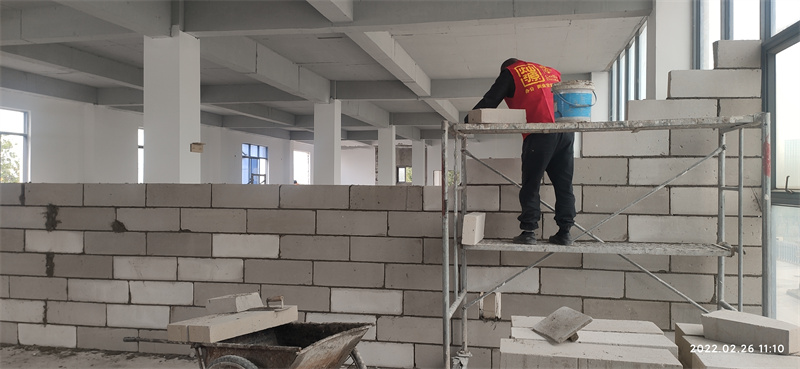 南寧辦公室裝修公司—燦源裝飾施工現(xiàn)場 南寧辦公室裝修公司—燦源裝飾施工現(xiàn)場